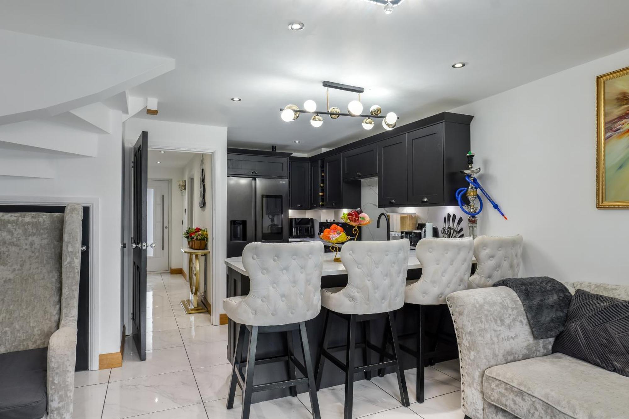 Luxurious 4 Bedroom House Liverpool Exterior photo